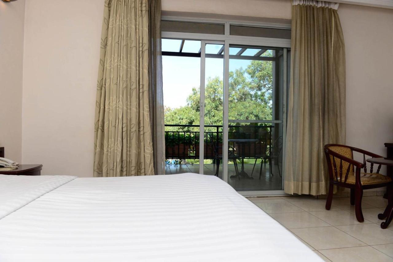 Room In Bb - Enjoy You Vacation Wail Staying In This Single Room Fit For 2 People Кигали Экстерьер фото